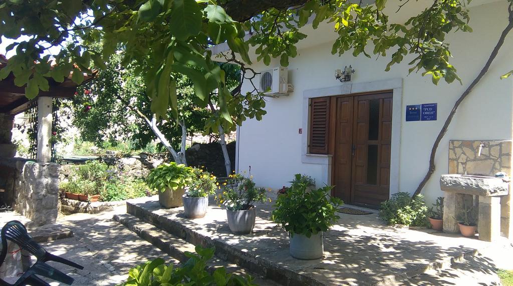 Roč Apartment Pud Oreh מראה חיצוני תמונה